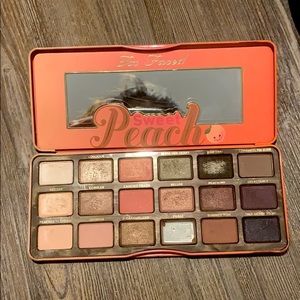 Too faced sweet peach eyeshadow palette 🍑